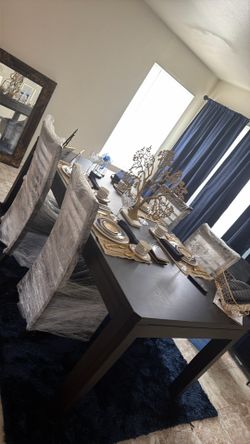 Dinning room table
