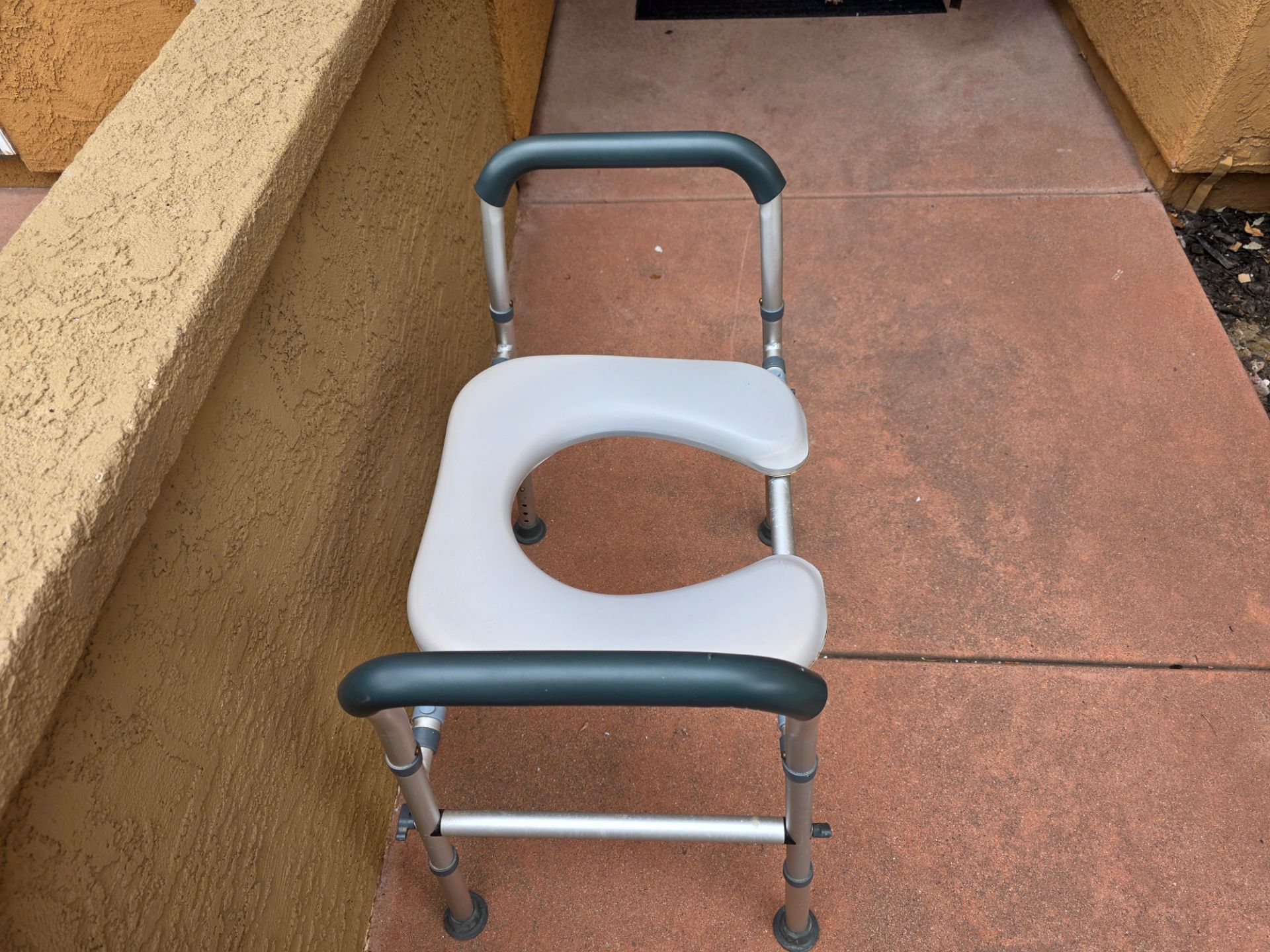 Adjustable, Cushioned Toilet Chair