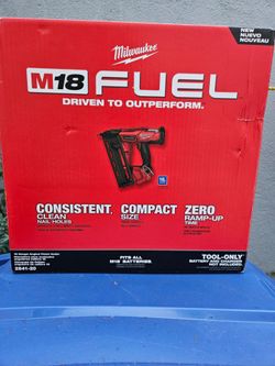 MILWAUKEE M18 FUEL 16 GAU ANGLED NAIL