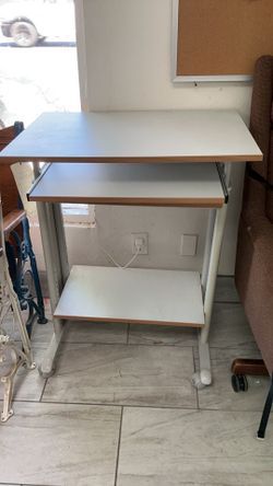 Wood Mobil computer desk