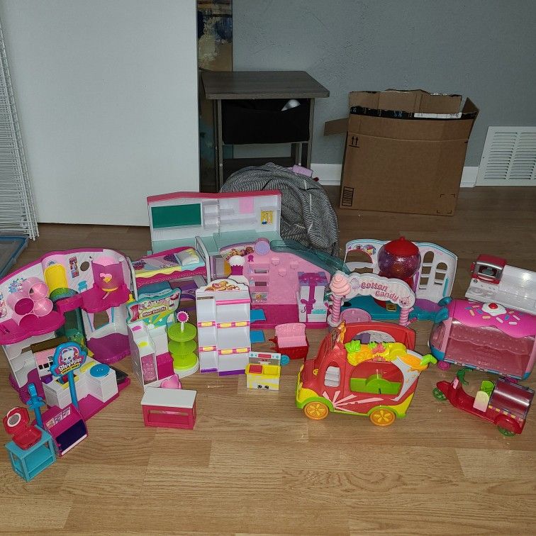 Shopkins And Shopkin Village