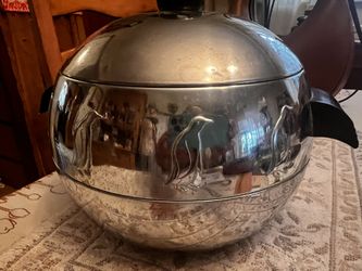 Penguin Vintage West Bend Hot/Cold Insulated Lidded Server Bowl