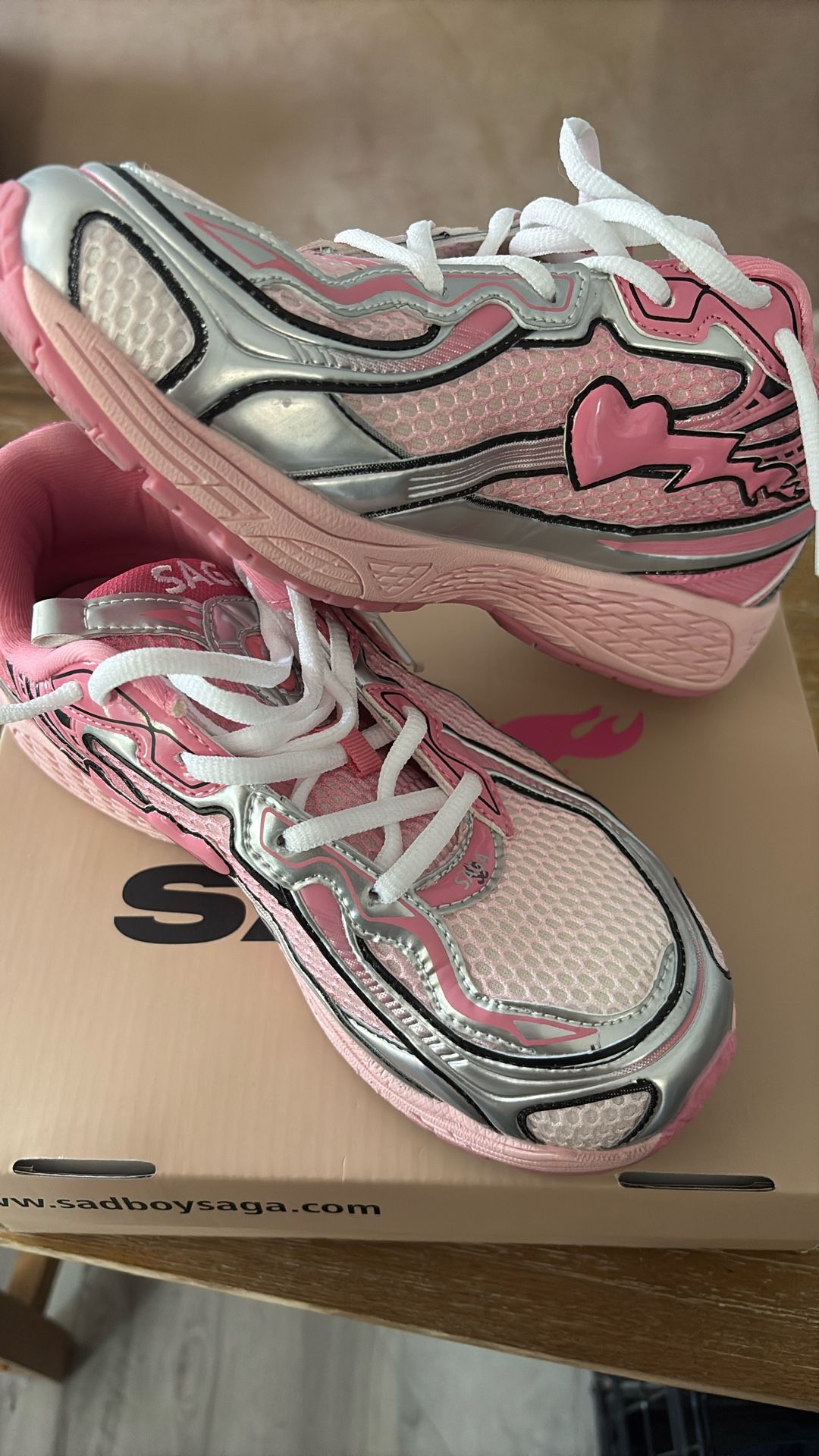 Saga Fuego Trainer Shoes, Size 6 