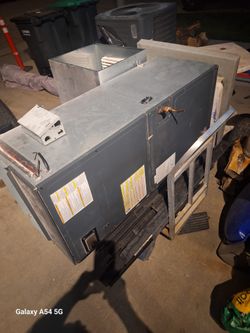 5 Ton Ac The Whole System.fuse Box Ext.very Clean Runs Great