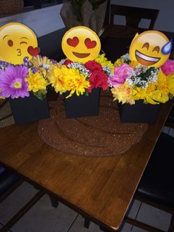 Emoji center pieces 3 , picture frame for guest , head band