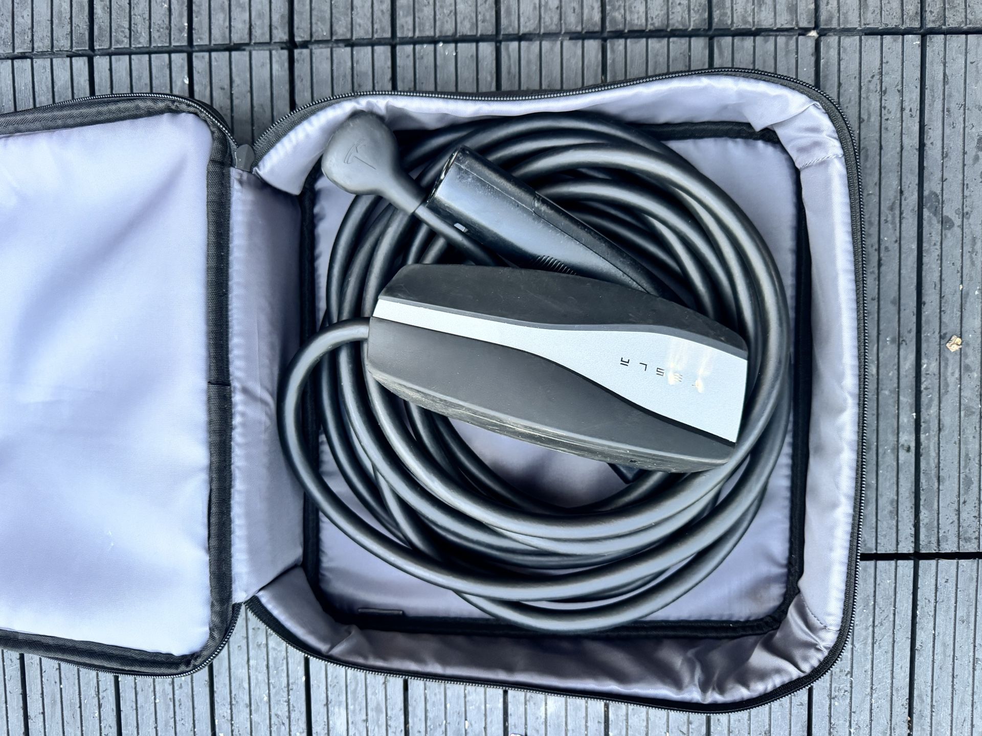 Tesla Mobile Charger