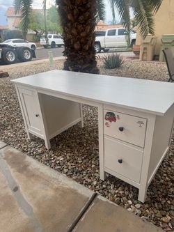 Free desk