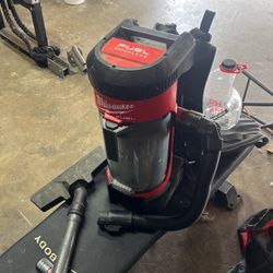 Milwaukee Fuel Brushless Backpack Vacuum