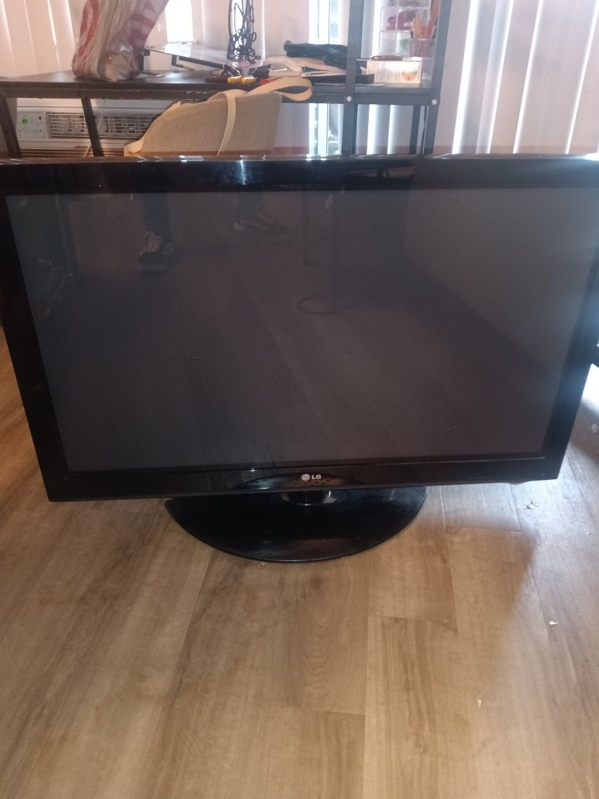 42 Inch LG Flat Screen 