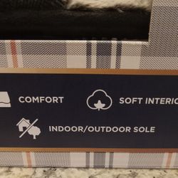 100% AUTHENTIC Men's HAGGAR Memory Foam Comfort Soft Interior Slippers Size 9.5 $20 firm NEW IN BOX