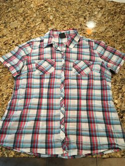 Juniors shirt size 8-10 ( medium) like new