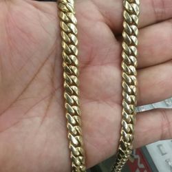 14k Gold cuban link chain hand made 145.5 grams 24 inch long