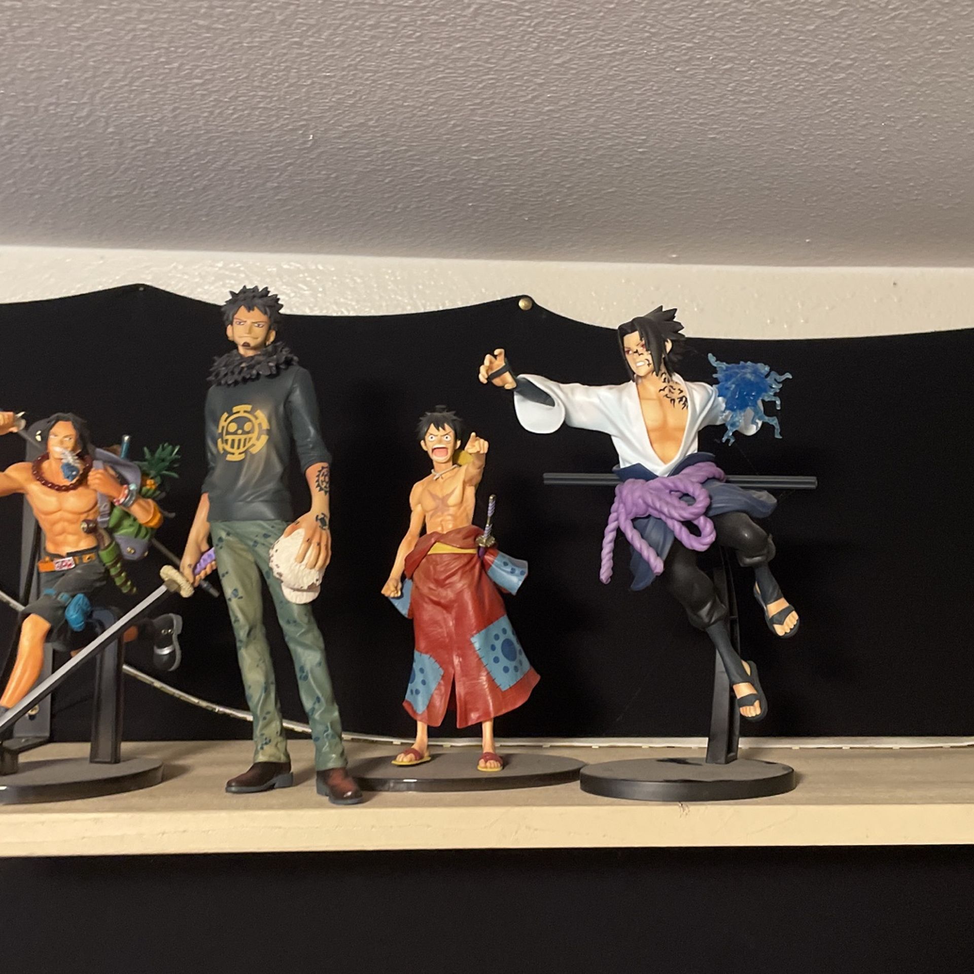 Anime Figures Naruto/ One Piece