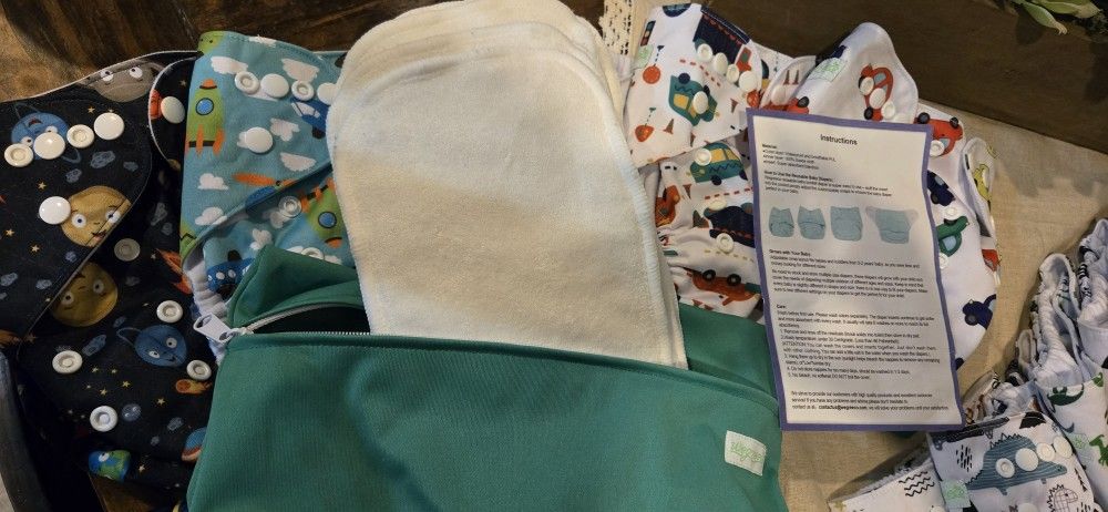 Cloth Diapers With Green Wet Travelbag