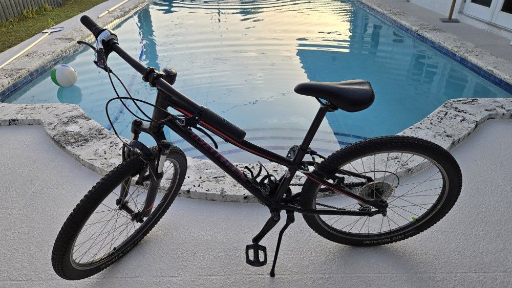 Specialized Hot Rock 24