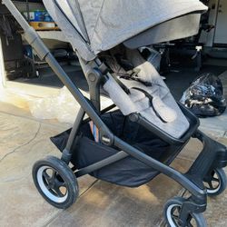 THULE SLEEK STROLLER (comes w/ Sibling Seat)