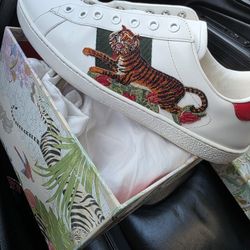 Gucci Tiger Size 9