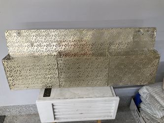 MOVING SALE Wall Organizer - Home decor- LIKE NEW CONDITION 35” BY 13 “ $10 PICK UP IN WESTMINSTER CITY 92683 WESTMINSTER BLVD AND SPRING DALE