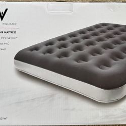 BRAND NEW IN BOX Vanessa Williams Full Size Air Mattress Inflated Size 75” X 54” X 8.7” a full size mattress that offers a soft and comfortable sleepi