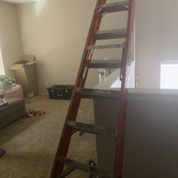 8 Foot Fiberglass Ladder