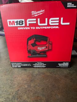 MILWAUKEE M18 FUEL  D-HANDLE JIG SAW #2737-20 new (( TOOL ONLY))