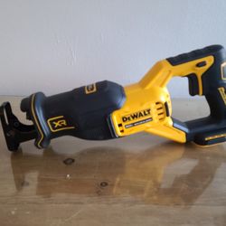 Dewalt 20V Max XR Brushless Zauzall (TOOL ONLY)