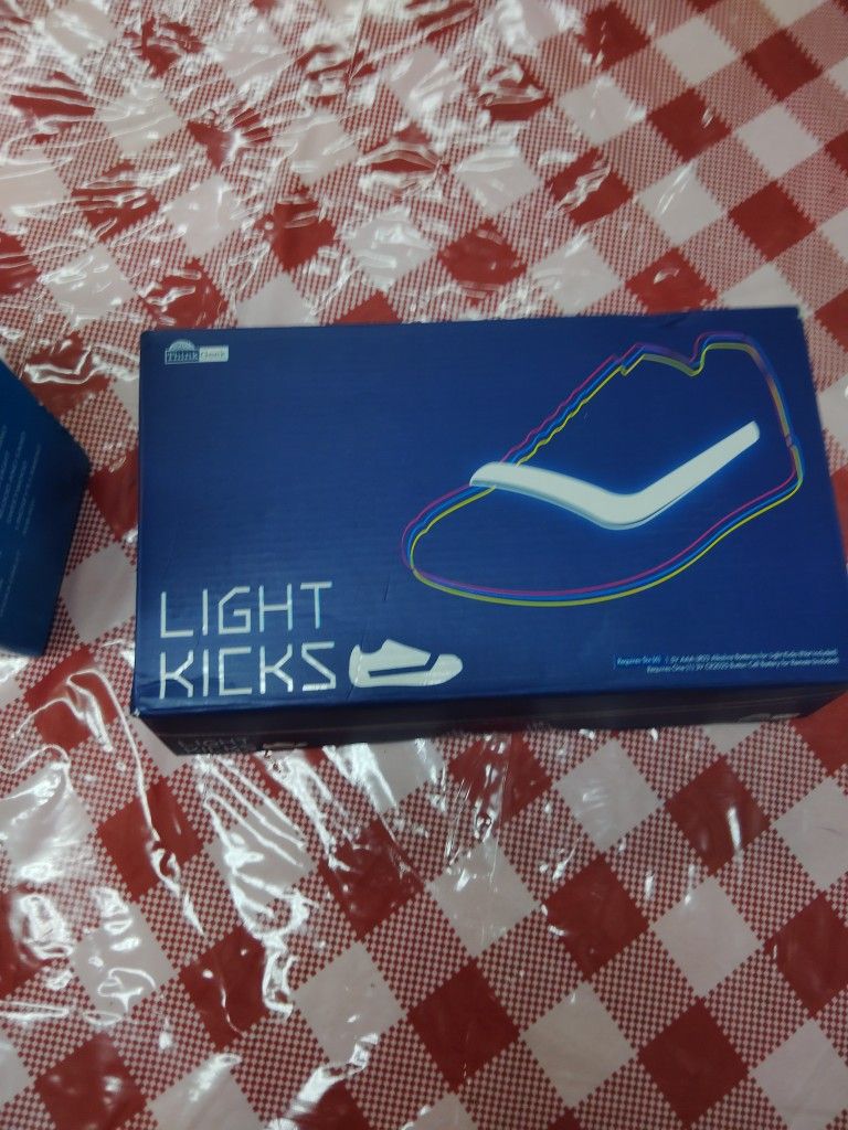 Light Kicks