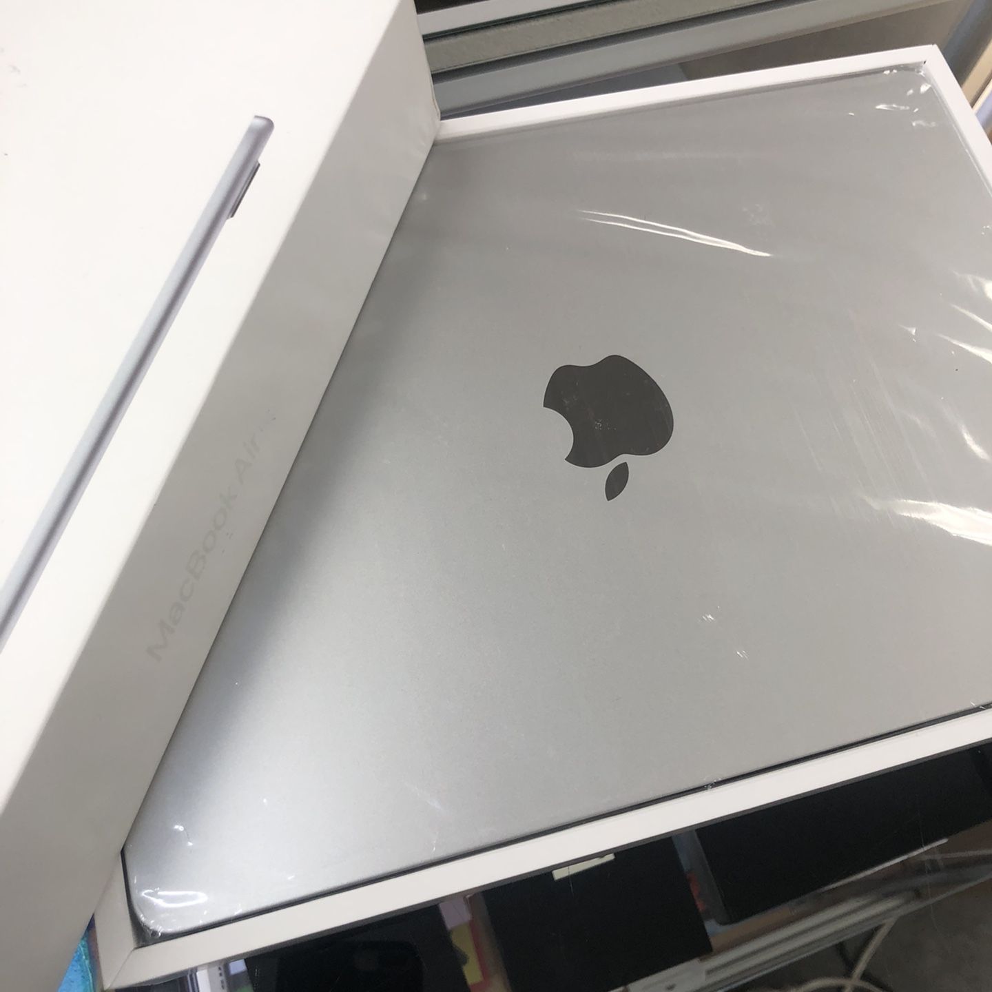 Macbook Air M2 8GB Ram 256 SSD