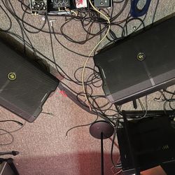 Mackie SRM V Class 10” Loud Speaker PA Pair 