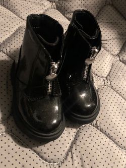Cat & Jack toddler Boots size 5