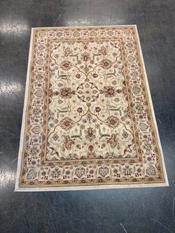 Safavieh Cream Traditional Ornate Area Rug with Medallion Pattern | Majesty Made in Turkey