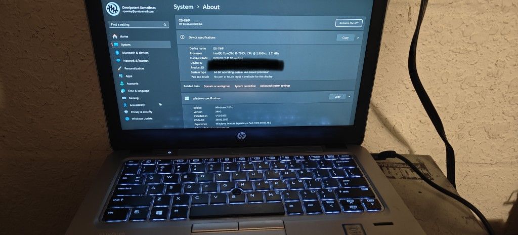 HP EliteBook G4 Works Great And Has Charger