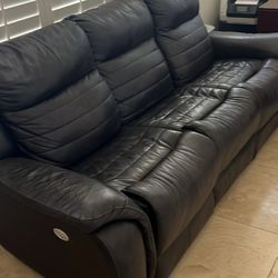 Reclining Three Seat Coach 