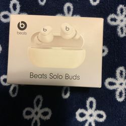 BEATS EARBUDS