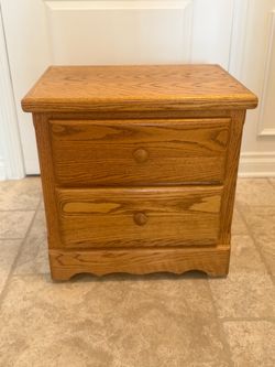 Oak Wood 2-Drawer Nightstand