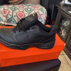 MEN'S NIKE AIR MONARCH IV TRAINING SHOES