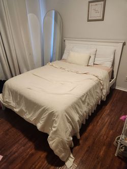 Beautiful White Full Bed and Mattress