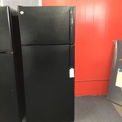 GE 16 Cu Ft Top And Bottom Fridge. 1 year Warranty 