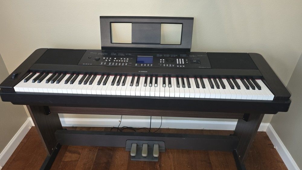 Yamaha DGX 650 Portable Piano With Stand