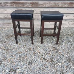 2 Stools