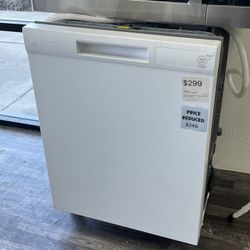 Free Delivery Drop Off Thru 8/17! Hotpoint Dishwasher @ $249