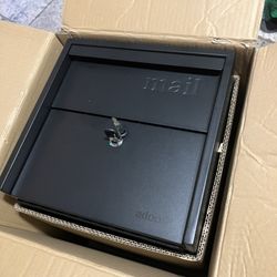 Locking Post Mount Mailbox | Large
