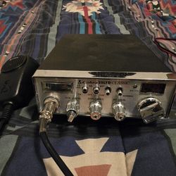 Cobra 25 LTD Classic Radio