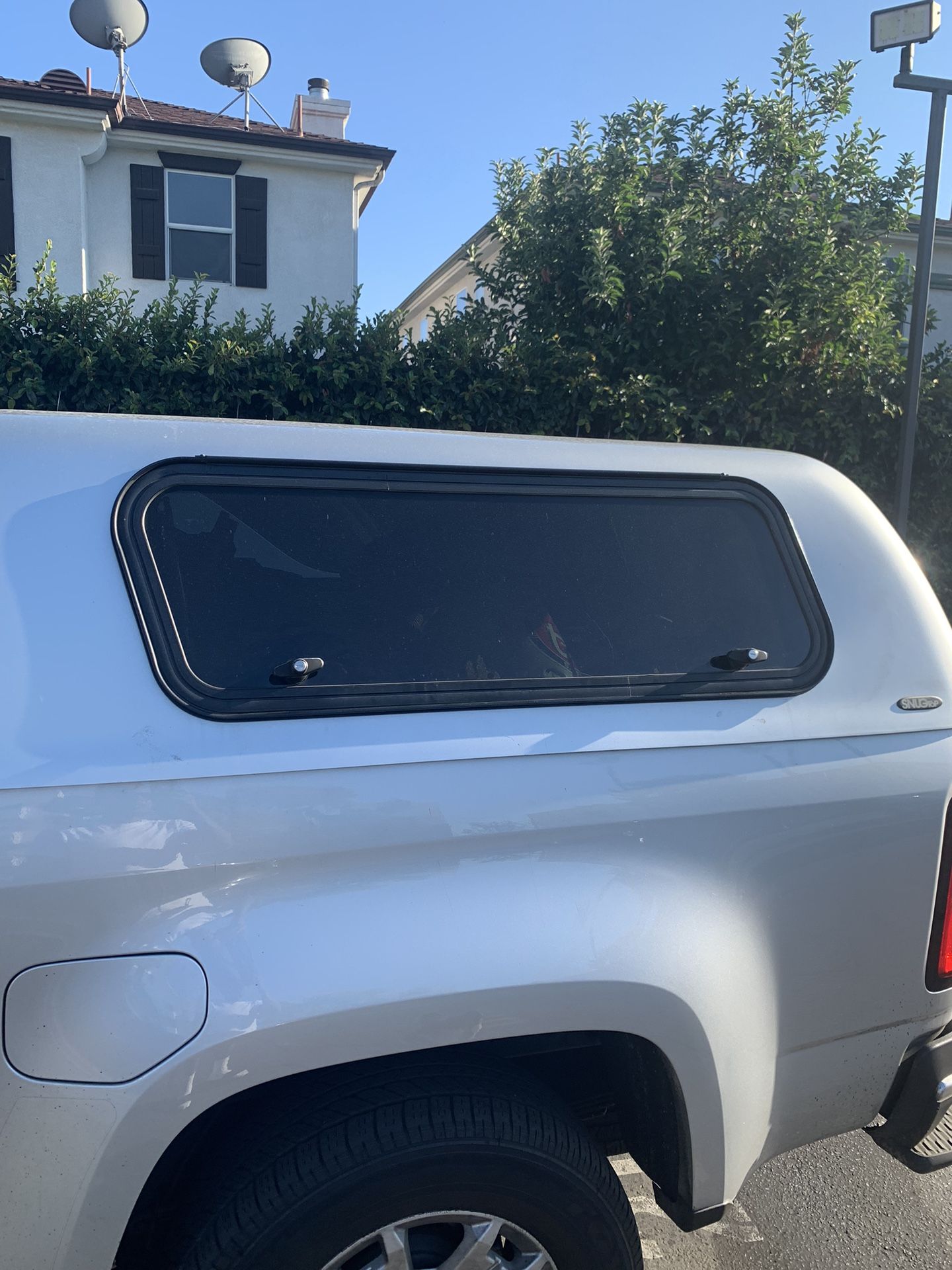 CHEVY COLORADO 2017 CUSTOM SNUGTOP CAMPER FOR SAL