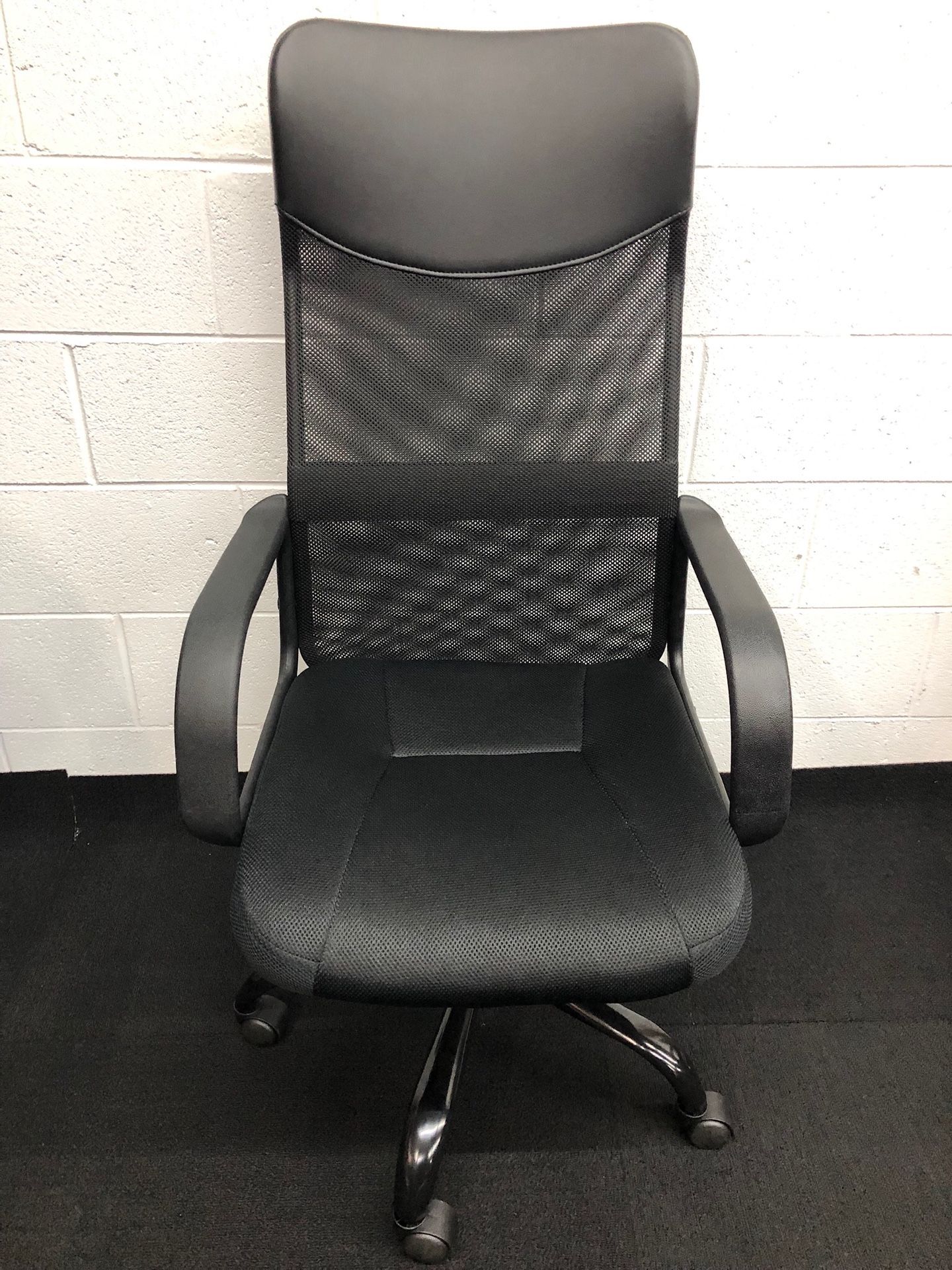 BRAND NEW BLACK ADJUSTABLE EXECUTIVE OFFICE CHAIR