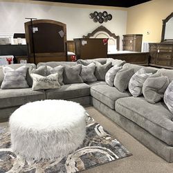🤩 New Gray 3pc Sectional! Includes Accent Pillows❗️