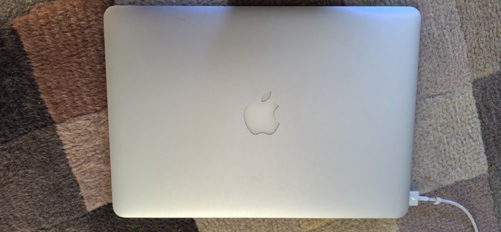 MacBook Air 13.3-inch