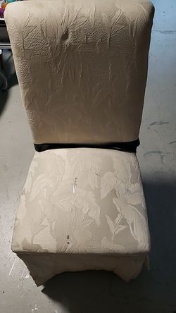 Upholstered dining chair