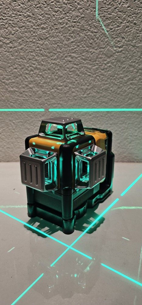 NEW DEWALT Line Laser, 3-Way, 360 Degree Professional Laser