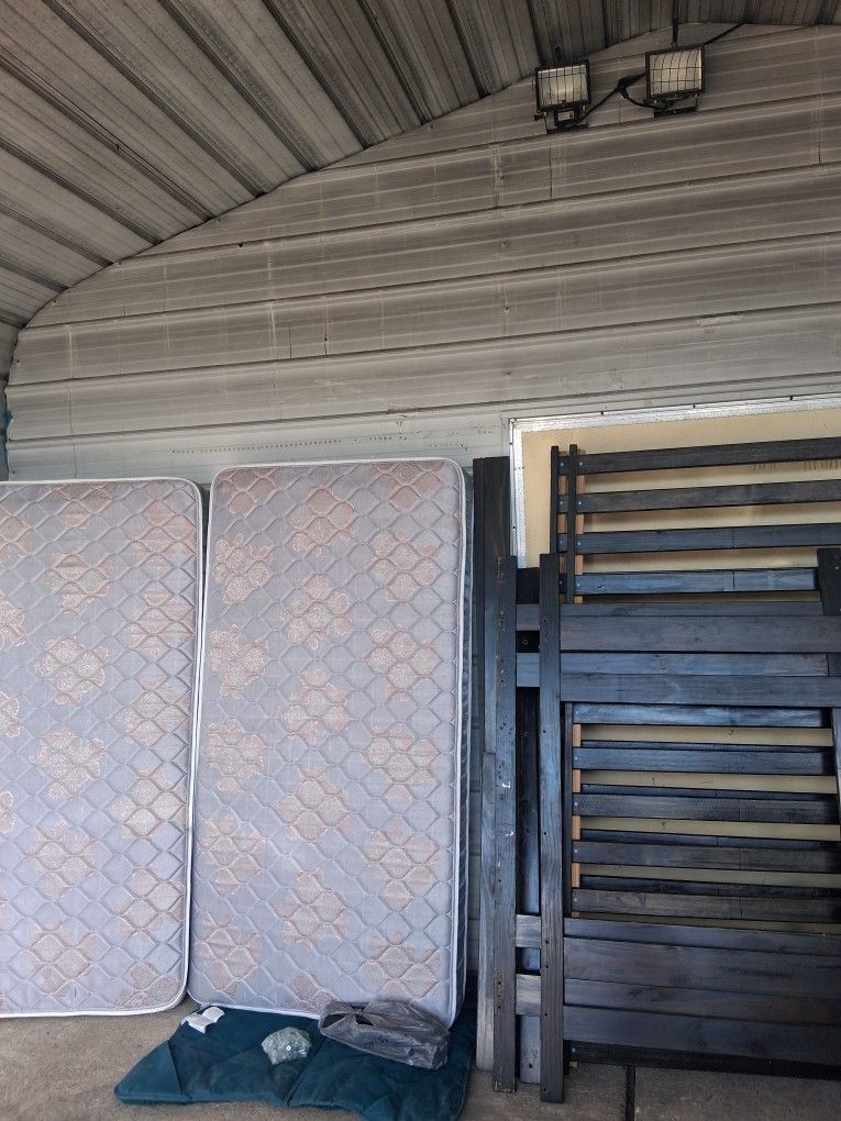 LITERA CON COLCHONES